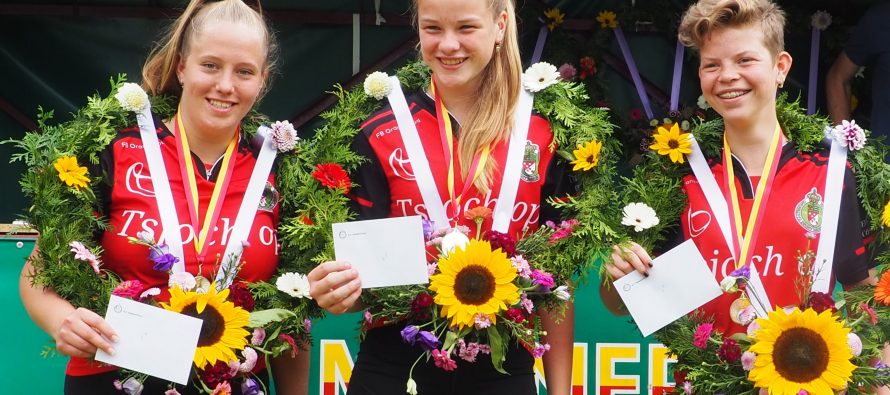 Partuur Moniek Lootsma c.s. wint Minnertsga