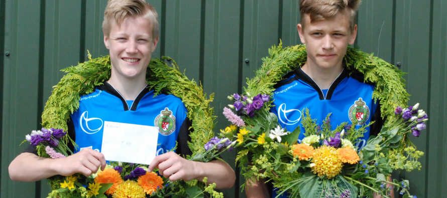 Jelvin Kaper en Pieter Siebe Cuperus winnen in Oudebildtzijl