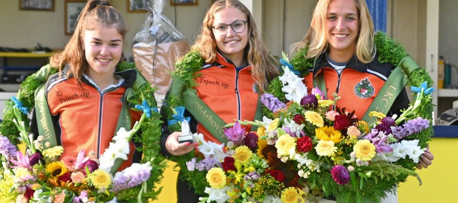 Eerste Koninginnetitel bij de dames hoofdklas voor Noa Elzinga tijdens Oldehove Partij in Leeuwarden