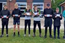 Schooljongens KNKB in Niawier