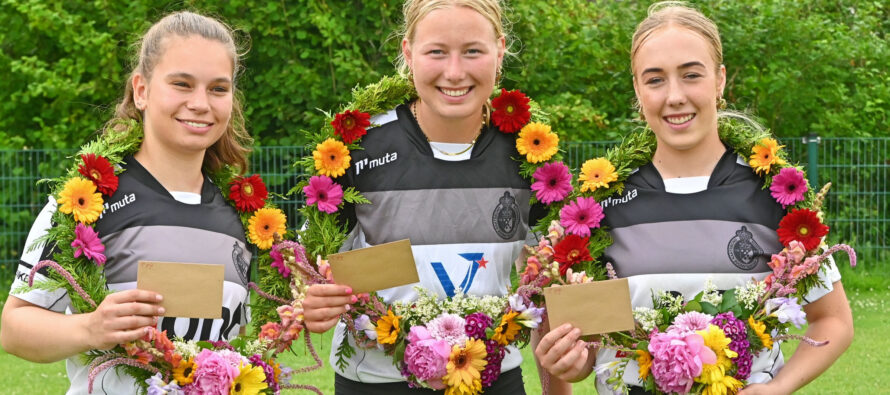 Meisjes kaatsten in Wijnaldum
