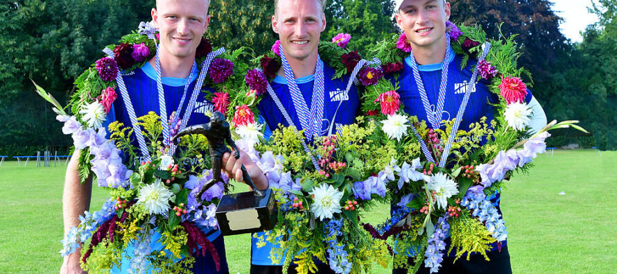Formatie Gerben de Boer, invaller voor Menno van Zwieten, Rick Minnesma en Tjisse Steenstra winnen in Bolsward