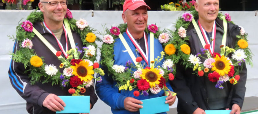Partuur Haije Hempenius wint de B-klasse in Bitgum bij de 50+