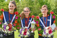 Eerste hoofdklas krans voor Gerbrich Koster tijdens Gouden Wilhelminapartij in Menaldum