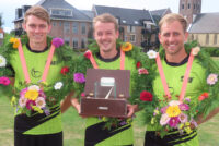 René de Haan wint Ale de Jong wissselprijs bij heren eerste klasse vrije formatie in Wommels